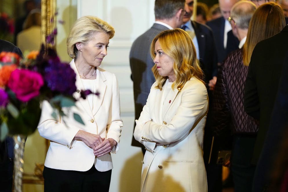 Fra gli altri, Ursula von der Leyen (a sinistra) e Giorgia Meloni si incontreranno per trovare degli accordi. (Immagine d'archivio) 