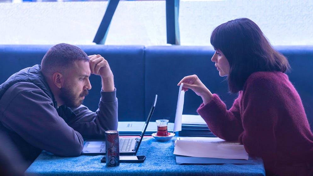 «Tatort» im Check: Gibt es den Frankfurter Serienkiller wirklich?. Neues «Tatort»-Tream aus Frankfurt, das gemeinsam in Altfällen stöbert: Maryam Azadi (Melika Foroutan) und Hamza Kulina (Edin Hasanovic) stehen für ein neues Konzept beim «Tatort».