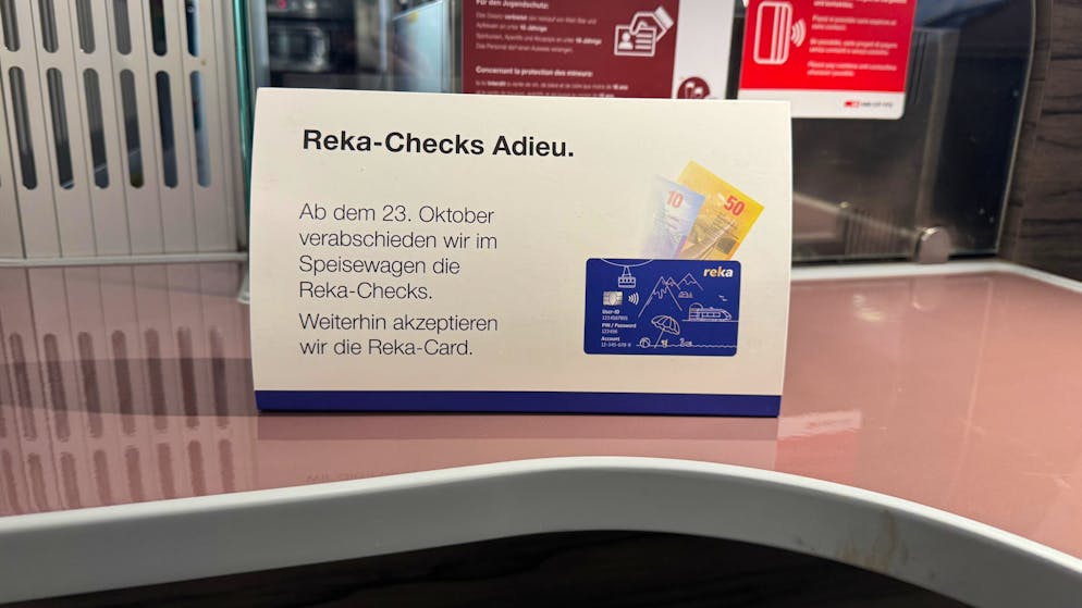 Sur la voie du tout numérique. Fini les chèques Reka au bistrot des CFF – Vers la fin de l'argent liquide?