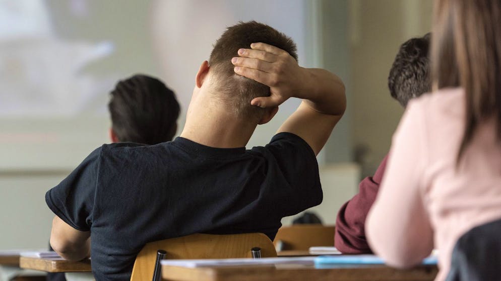 Müde Schüler, genervte Lehrer. Widerwillig setzt Zürich den späten Unterrichtsbeginn um