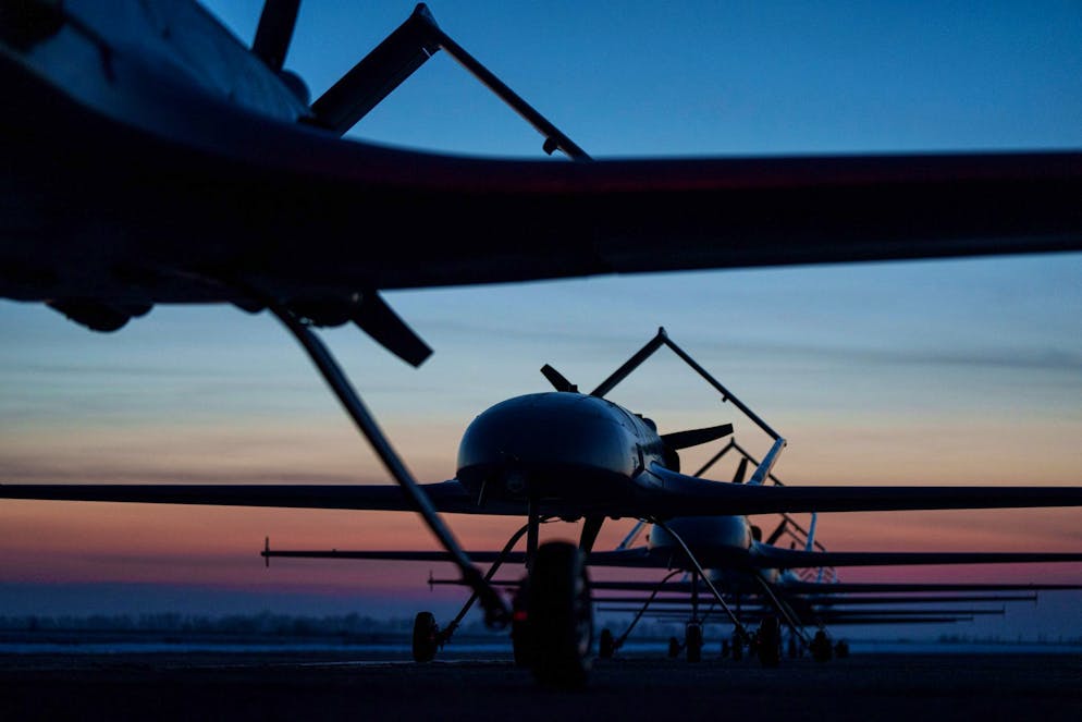 Ukrainische Drohnen haben nach Angaben des Militärgeheimdienstes HUR schwere Schäden auf der besetzten Halbinsel Krim angerichtet.