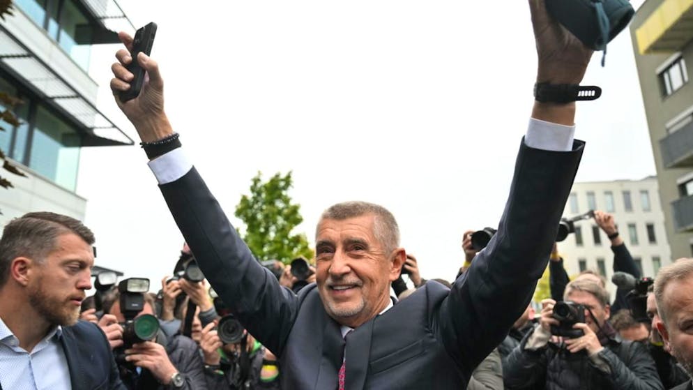 Der Vorsitzende der Oppositionsbewegung  ́ANOa (JA), Andrej Babis, reagiert nach der Bekanntgabe des Wahlergebnisses. Die rechtspopulistische Oppositionspartei kam nach dem Teilergebnis nach Ausz‰hlung von 90 Prozent der Wahlbezirke auf knapp 36 Prozent der Stimmen. Foto: ÿÌhov· Michaela/CTK/dpa