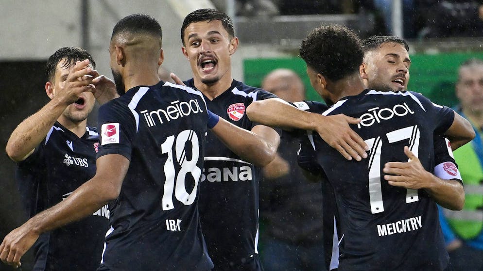 Goals in the video. Thun win 2-1 at St.Gallen and are the new Super League leaders