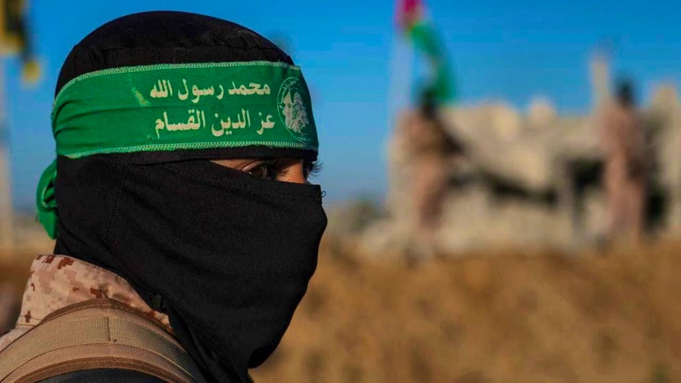 ARCHIVE - Hamas fighters take up positions ahead of a planned release of hostages in the Gaza Strip in February. Photo: Abdel Kareem Hana/AP/dpa