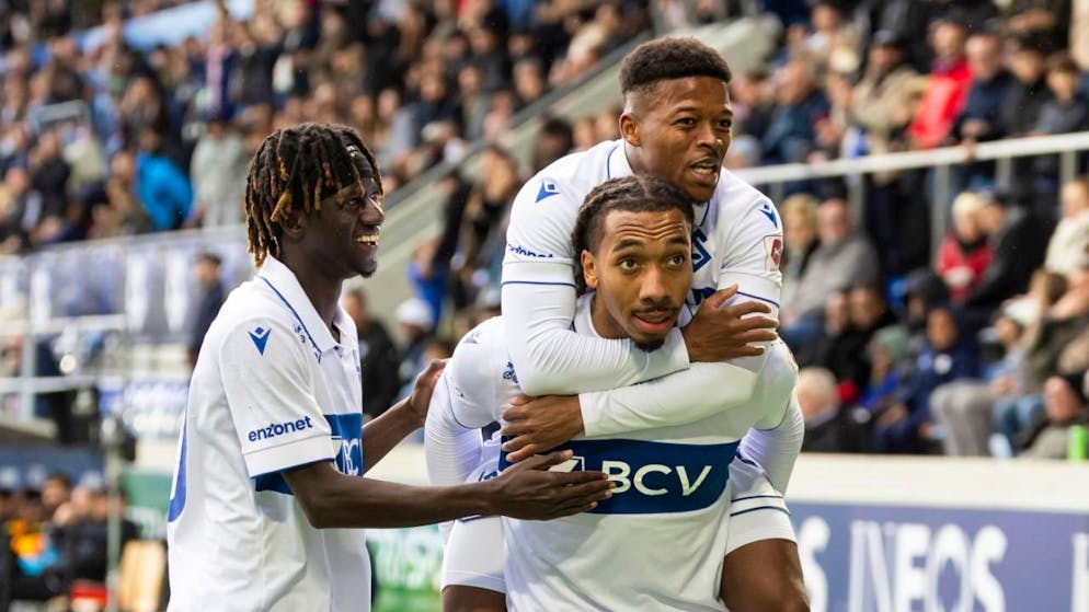 Theo Bair trifft für Lausanne dreifach