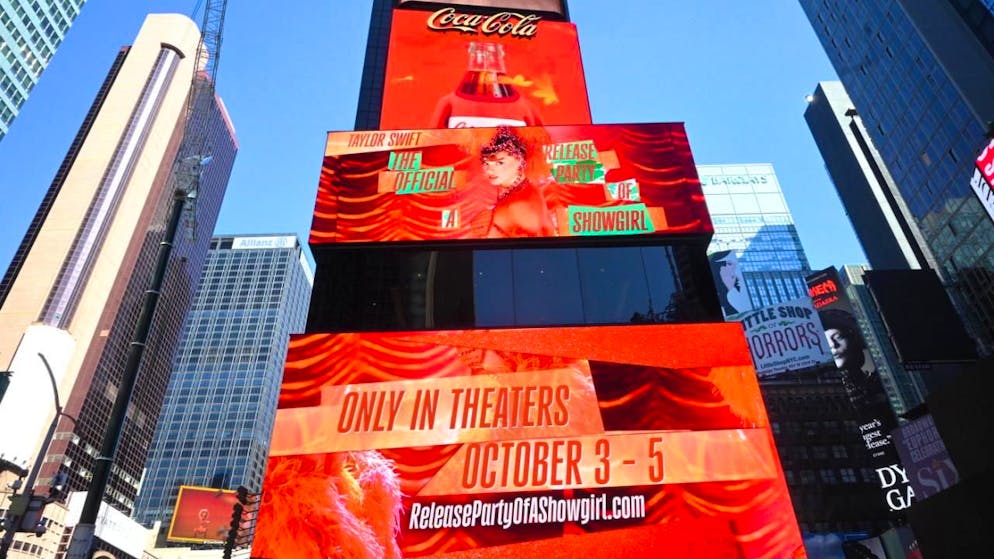 Oltre a riempire gli stadi di mezzo mondo, Taylor Swift è una macchina da soldi anche nel cinema.