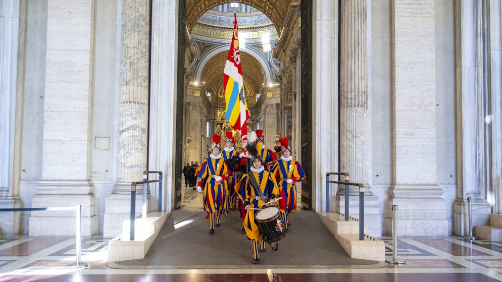 «C'est un grand honneur». Le pape remercie la Garde suisse lors de la prestation de serment