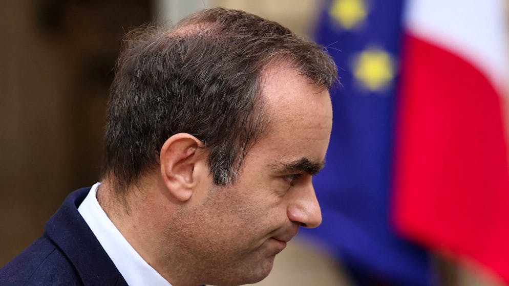 Du jamais vu. La France s'enfonce dans la crise après la démission de Lecornu