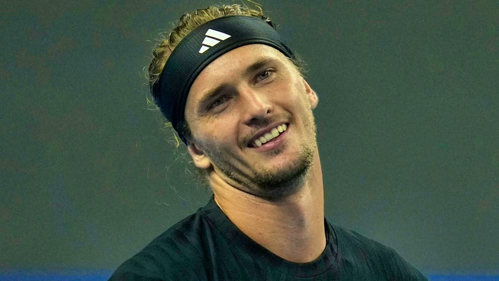 Alexander Zverev retires early in Shanghai - and voices criticism.