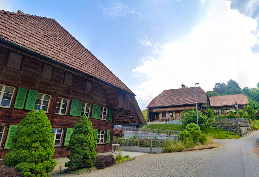 Around 900 inhabitants live in Trachselwald BE.