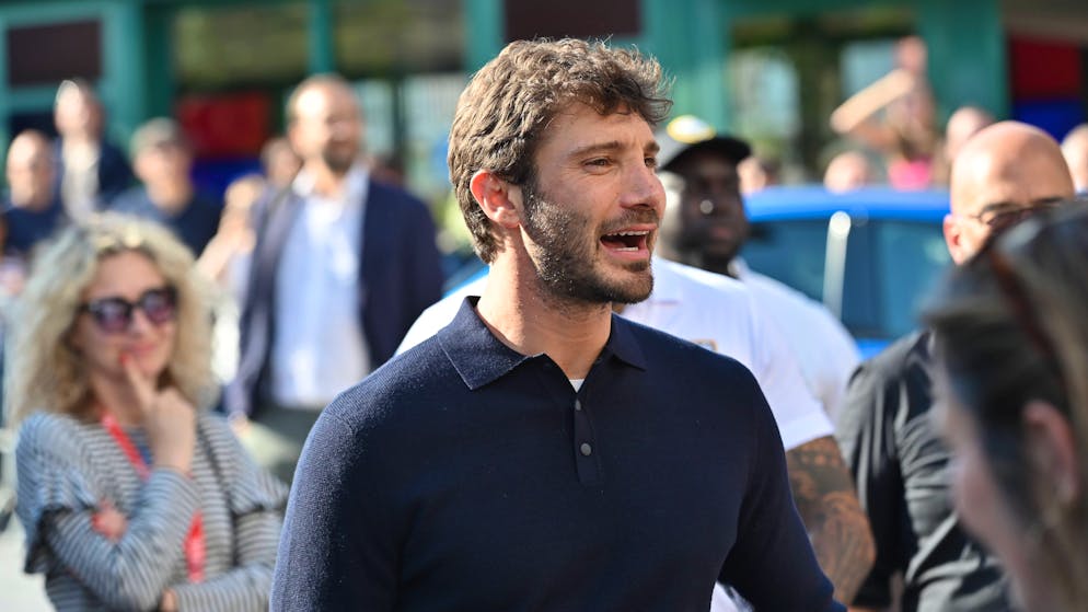 Stefano De Martino racconta i retroscena.