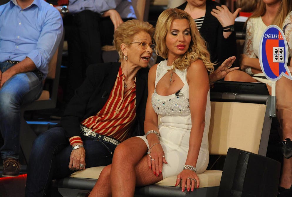 Gianna Orrù e la figlia Valeria Marini qualche anno fa.