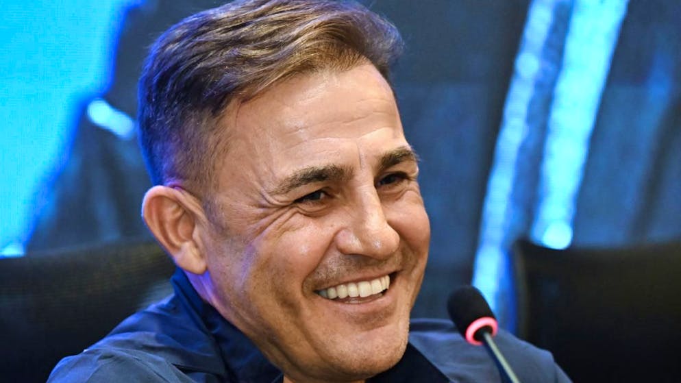 Fabio Cannavaro an seiner ersten Medienkonferenz als Nationaltrainer von Usbekistan