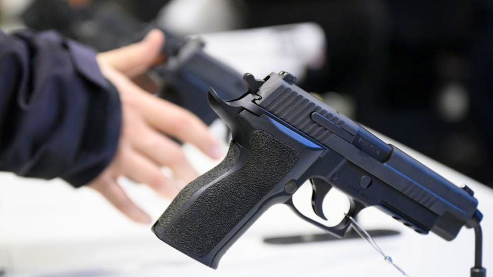 L'accusé a sorti une arme en plein tribunal, abattant le juge avant d'être rapidement maîtrisé par les forces de l'ordre (Photo prétexte).