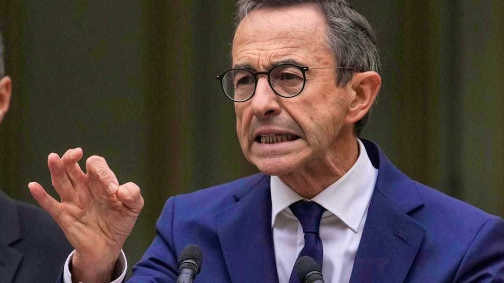 ARCHIVE - Bruno Retailleau, France's new interior minister, gestures during his speech at the handover ceremony in the ministry. France's future center-right government is already heading for an internal crisis hours after the distribution of key portfolios. Photo: Christophe Ena/AP/dpa