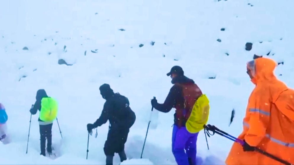 350 turisti già in salvo. Ecco cosa si sa degli escursionisti dispersi per il maltempo sul Monte Everest