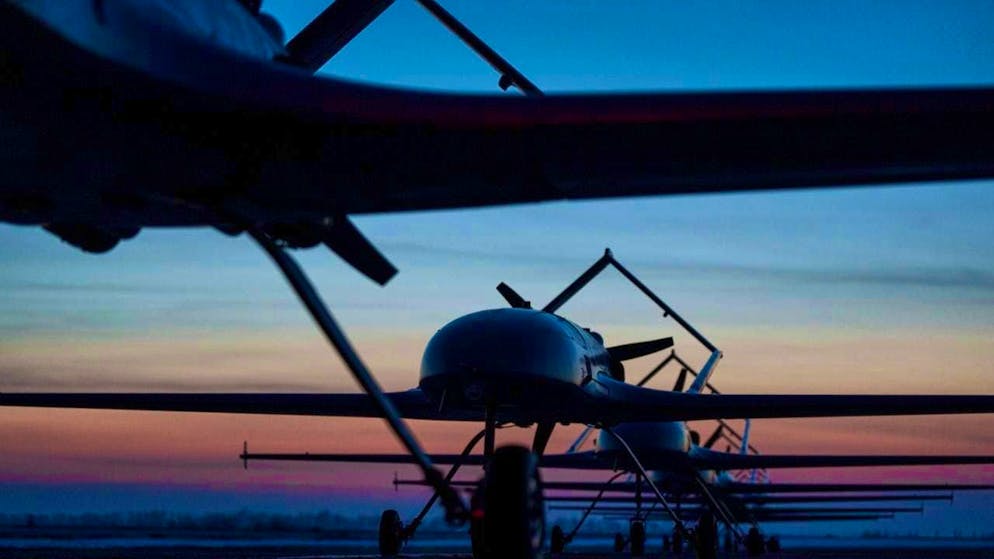 ARCHIVE - Long-range An-196 Lyutyy drones stand in a row at an undisclosed location in Ukraine before take-off. Photo: Evgeniy Maloletka/AP/dpa
