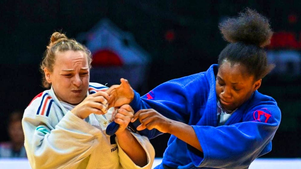April Fohouo (right) is the first Swiss junior world champion.