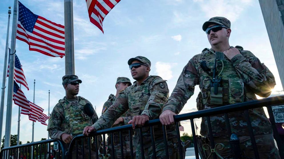 Illinois, USA. Una giudice si rifiuta di bloccare l'invio della Guardia Nazionale in Illinois. Ecco perché