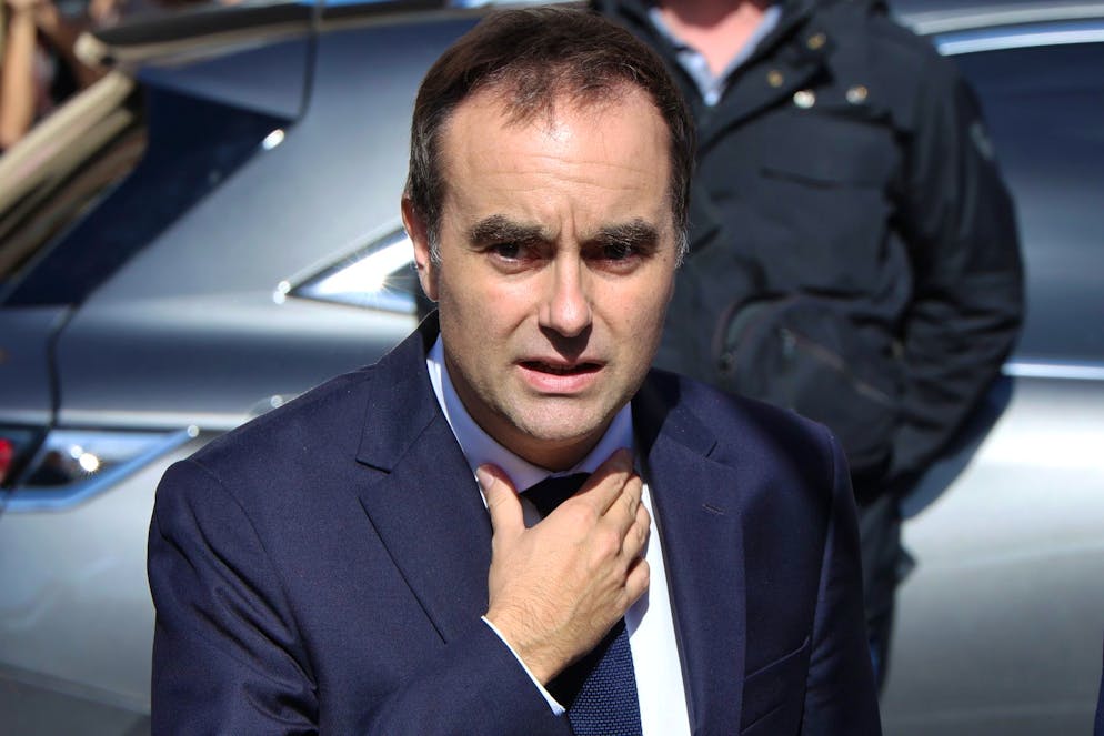 Sebastien Lecornu ha le ore contate 