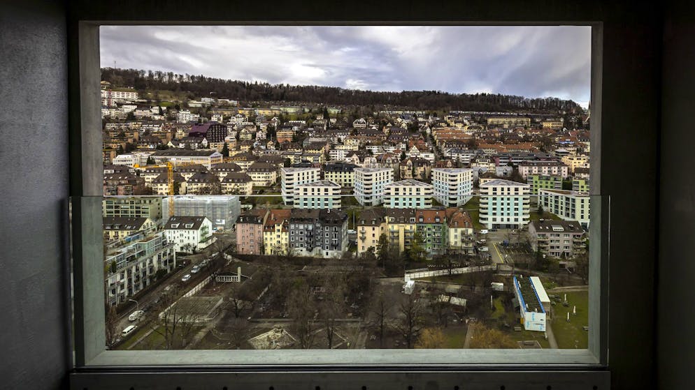 Mehr als die Hälfte der Menschen in der Schweiz lebt in einem Mehrfamilienhaus. (Themenbild)