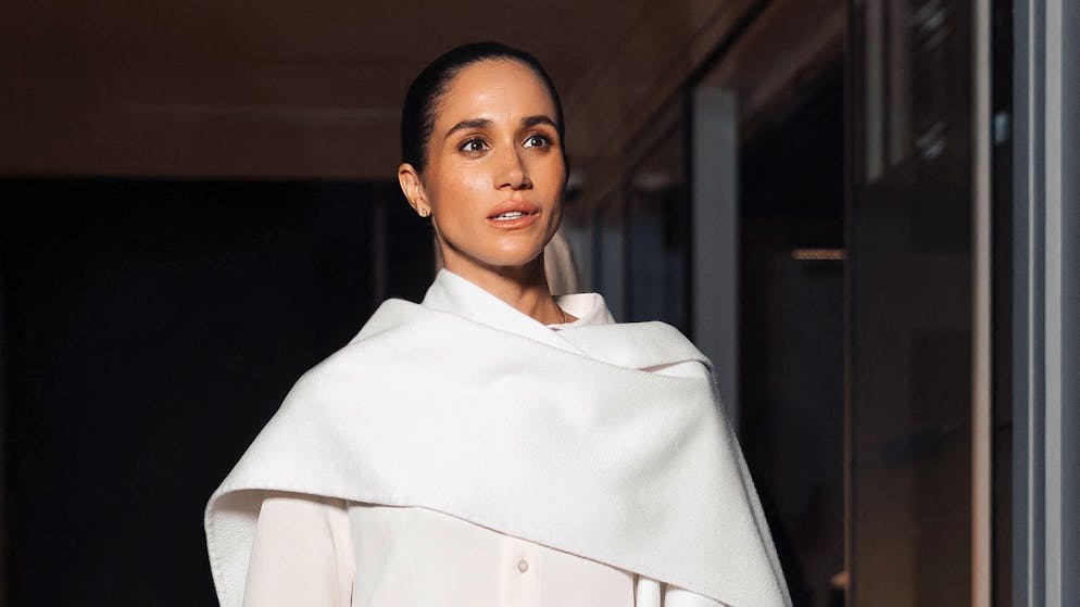 Scandalo a Parigi. La gaffe di Meghan Markle vicino al memoriale di Lady Diana