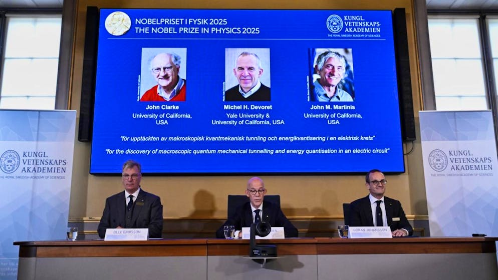Il Premio Nobel per la fisica 2025 va a tre scienziati americani.