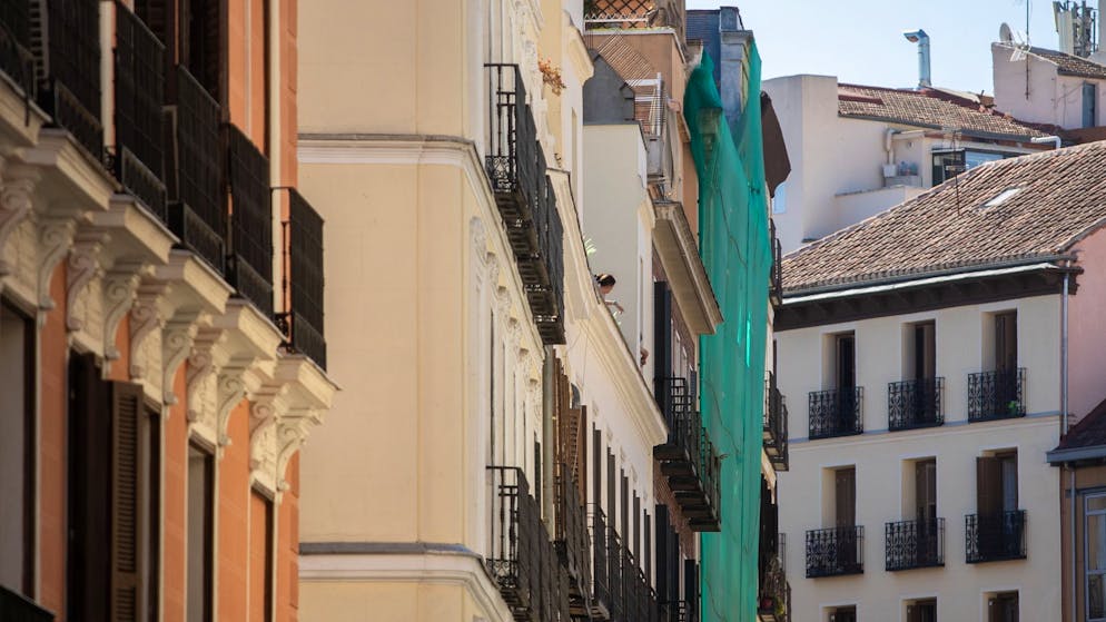 Vier Tote nach Gebäudeeinsturz in Madrid - Gallery. Zum Einsatz kamen auch Spürhunde und Drohnen.