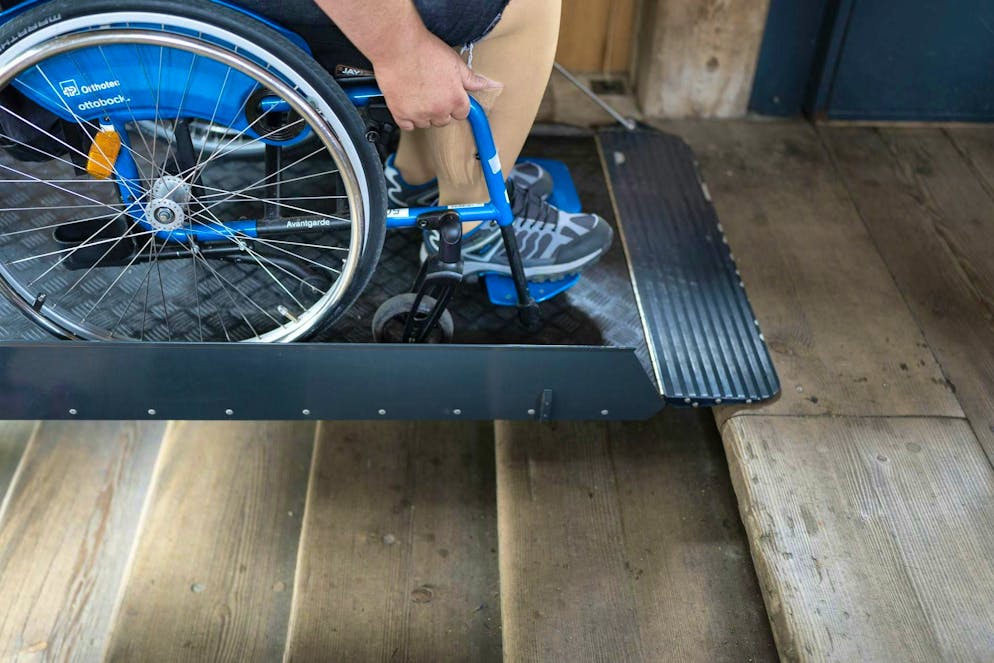 The SVA must now re-examine whether a stairlift should be installed. (symbolic image)