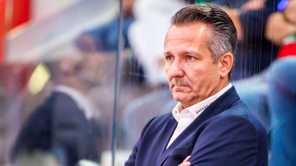 Niederlagen für den ZSC und den EV Zug - Gallery. Headcoach Marco Bayer kassierte mit den ZSC Lions eine Heimniederlage