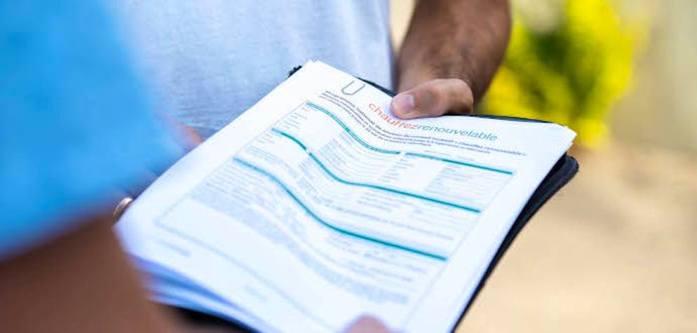 Riscaldamento ottimale grazie a una prima consulenza. La prima consulenza «calore rinnovabile» aiuta gratuitamente a trovare un’alternativa sostenibile a un impianto di riscaldamento a olio, a gas o elettrico diretto.