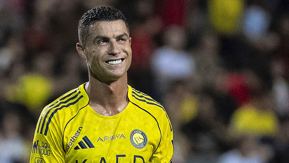 Même Federer est battu : Ronaldo devient le premier milliardaire du football