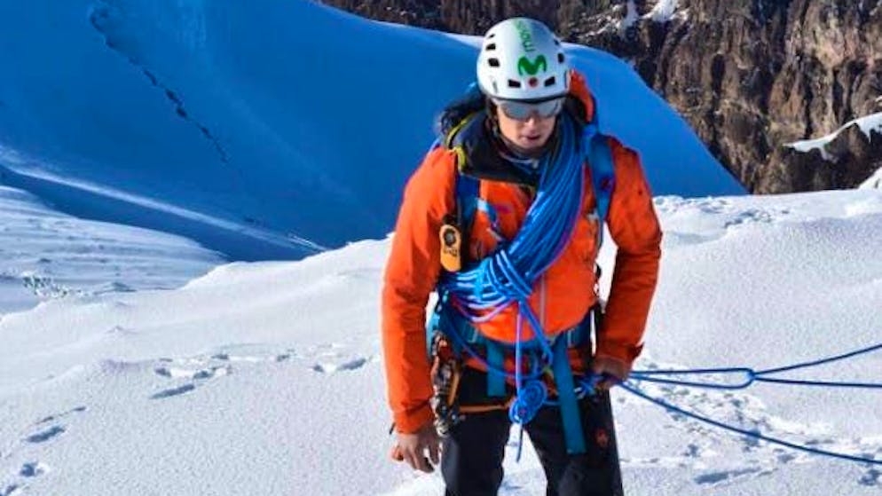 L'alpinista estremo Karl Egloff conosce la regione intorno e sul Monte Everest. "Le persone bloccate devono lavorare come una squadra", dice in base alla sua esperienza.