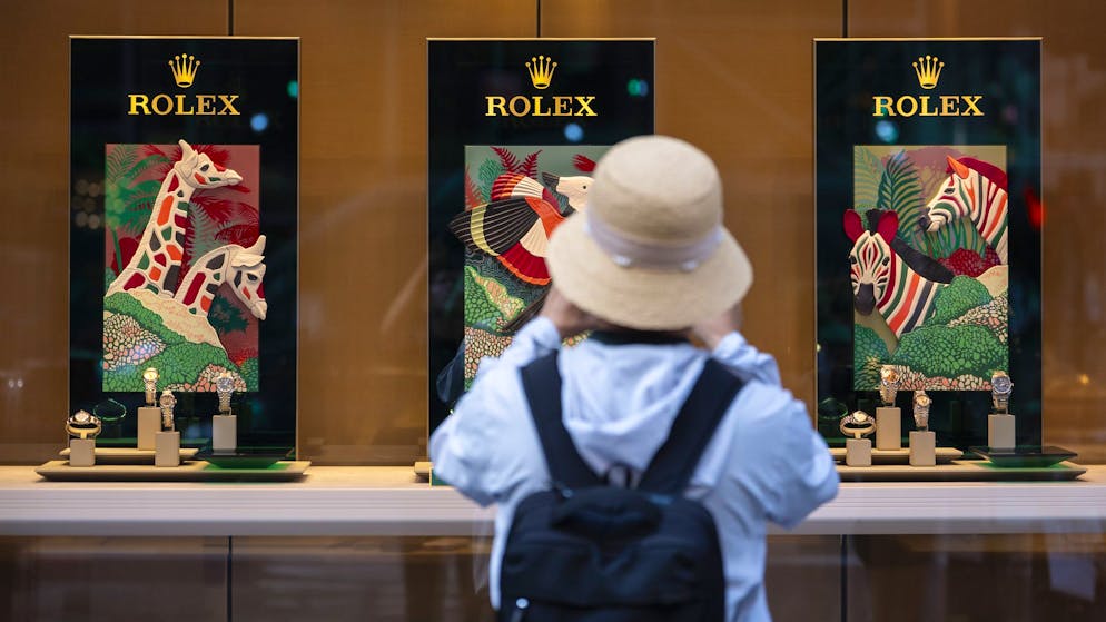 Schweizer Luxus-Uhren bald noch teurer? Rolex-Uhren in einem Geschäft in New York. (Archivbild)