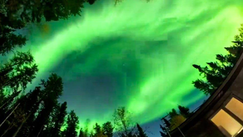 Seltenes Zusammenspiel. Diese zwei Naturphänomene brachten den Himmel zum leuchten