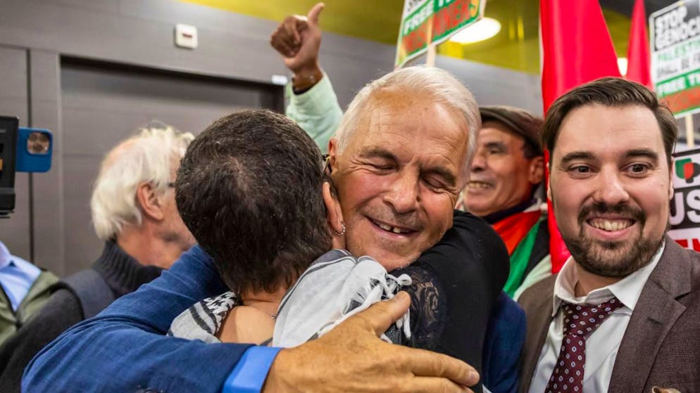 Der ehemalige Genfer Stadtpräsident Rémy Pagany (Mitte) und acht weitere Mitglieder der Schweizer Gaza-Flottille sind am Mittwoch in Genf gelandet.