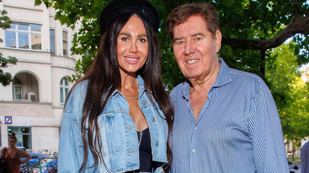 Without Rafaella for her 85th birthday. Pop star Jack White alone again