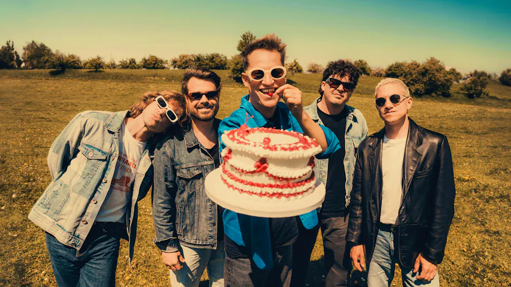 The Lucerne band Hecht has reached an agreement with influencers Marc Eggers, Aditotoro and Paul Frede in the dispute over the Ballermann hit "Mon Amour".