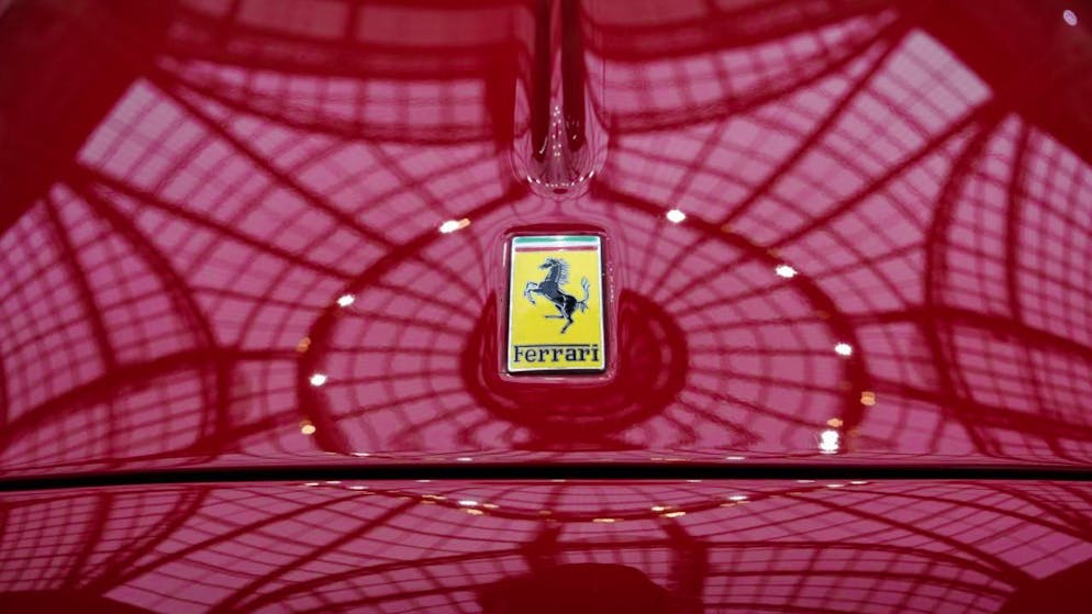 Automobile. Ferrari prend le virage électrique avec prudence