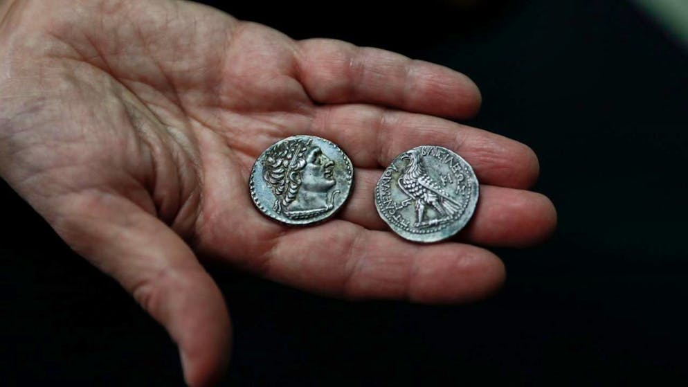 L'argento è usato da millenni in ambito monetario.