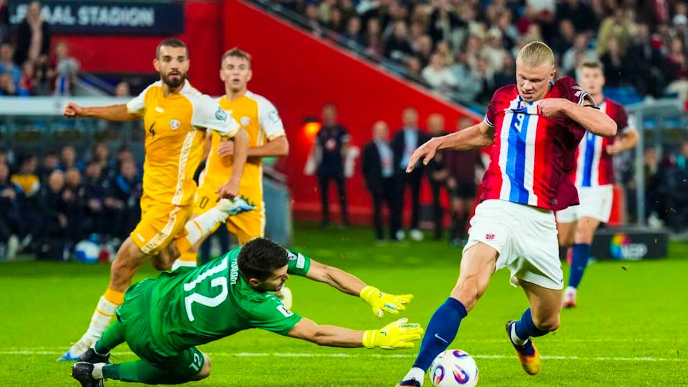 Erling Haalands Norwegen ist erwacht - Gallery. Gegen Moldawiens Goalie Cristian Avram traf Haaland fünfmal