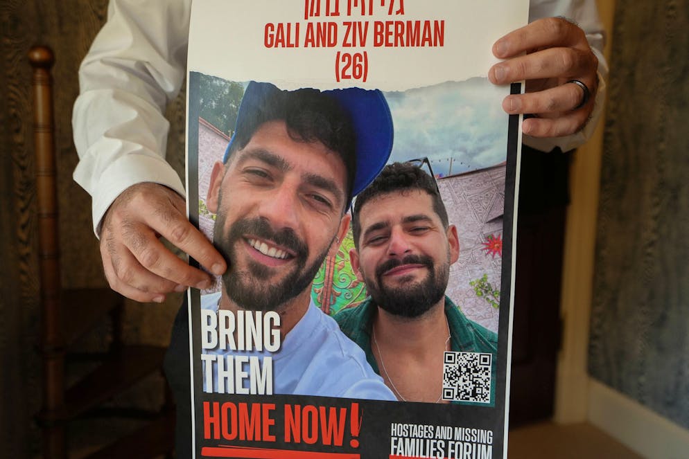 Das sind die 20 noch lebenden Geiseln im Gazastreifen. Terroristen entführten die beiden 28 Jahre alten Zwillingsbrüder Gali und Ziv Berman, die auch deutsche Staatsbürger sind, aus einem israelischen Grenzort.