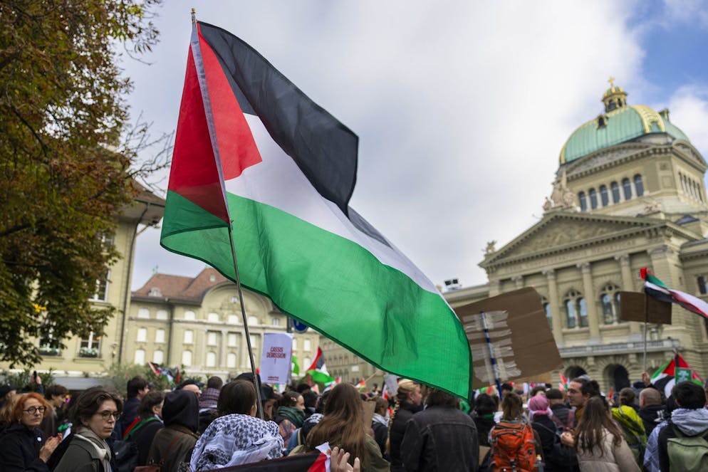 Berna proteste pro Palestina. Palazzo federale era stato preventivamente recintato dalla polizia. 
