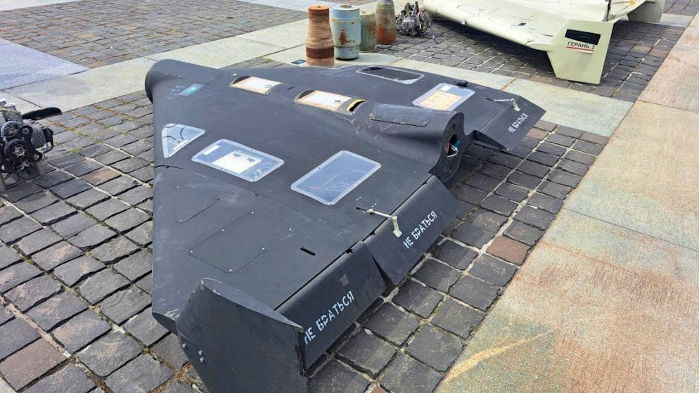 ARCHIV - Ausgestellte über der Ukraine abgeschossene russische Kampfdrohnen iranischer Bauart. Foto: Andreas Stein/dpa/Symbolbild