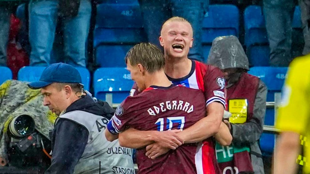 Erling Haalands Norwegen ist erwacht - Gallery. Mit dem Sieg gegen Italien haben die Norweger um Haaland und dem derzeit verletzten Captain Martin Ödegaard wohl den Weg in die USA geebnet