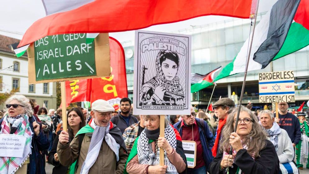 «Neutralité tachée de sang». Près de 2000 personnes à la manifestation pro-palestinienne à Berne