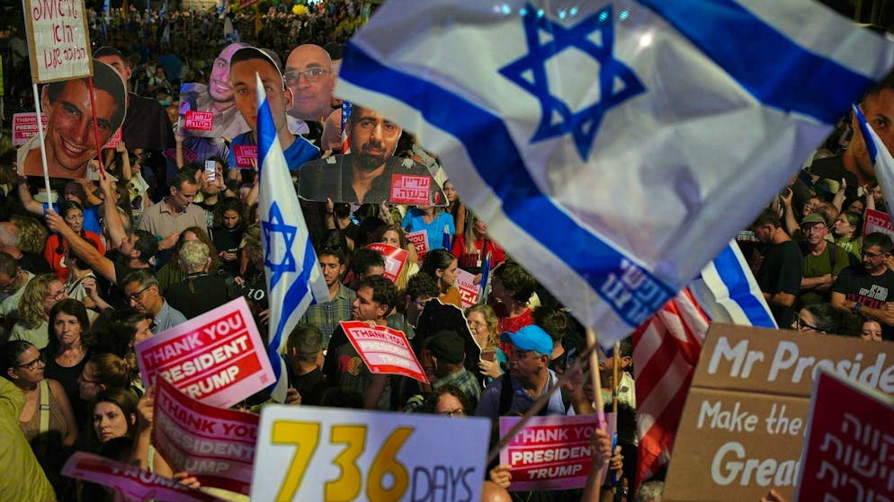 A spokesman for the family members said that there were around 400,000 people in the square.