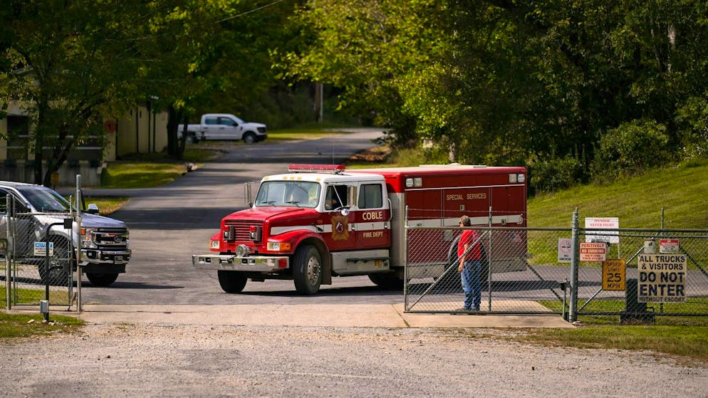 18 missing after US explosion - no survivors so far - Gallery. Numerous rescue workers and investigators were deployed at the site of the accident.