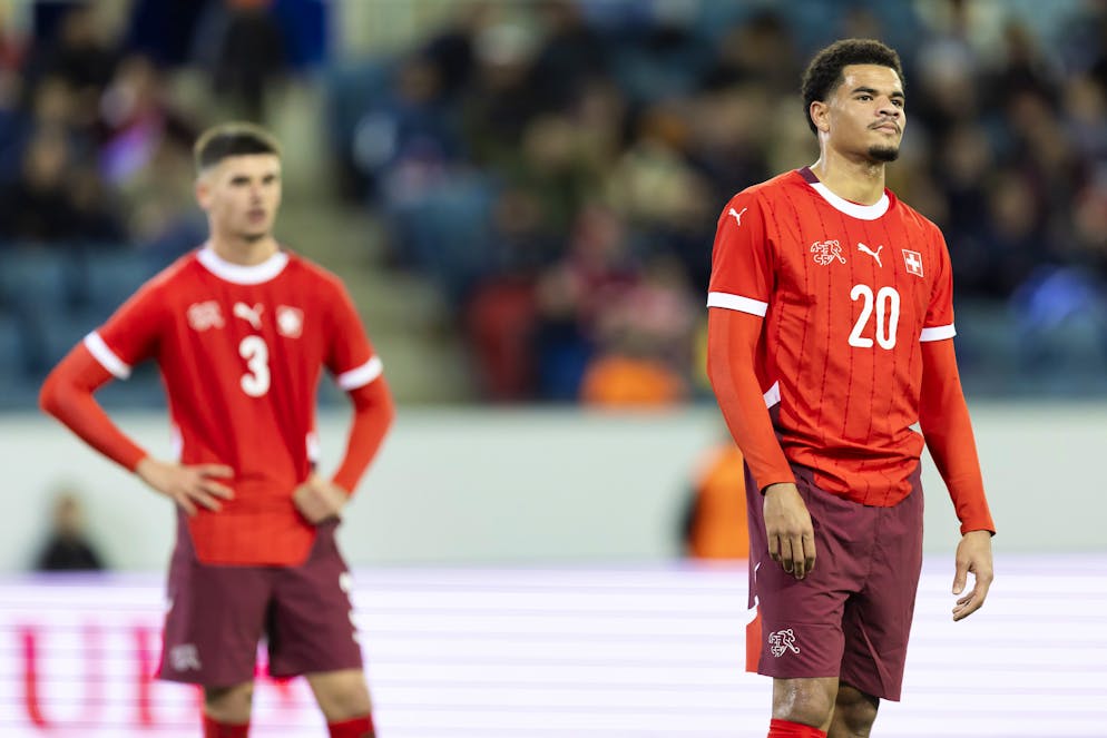 Murat Yakin convoque Zachary Athekame  (à droite) après la victoire en Suède.