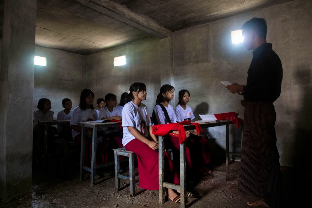Chaque semaine ou presque, des civils sont tués dans des bombardements qui visent souvent des écoles ou des monastères.